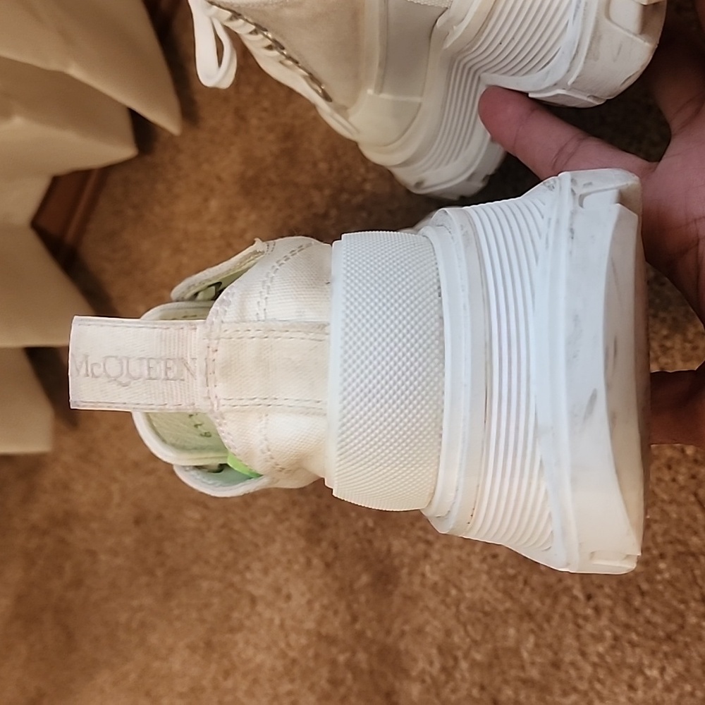 Alexander McQueen Cream Platform Lace-Up Sneakers for Women - Picture 11 of 16